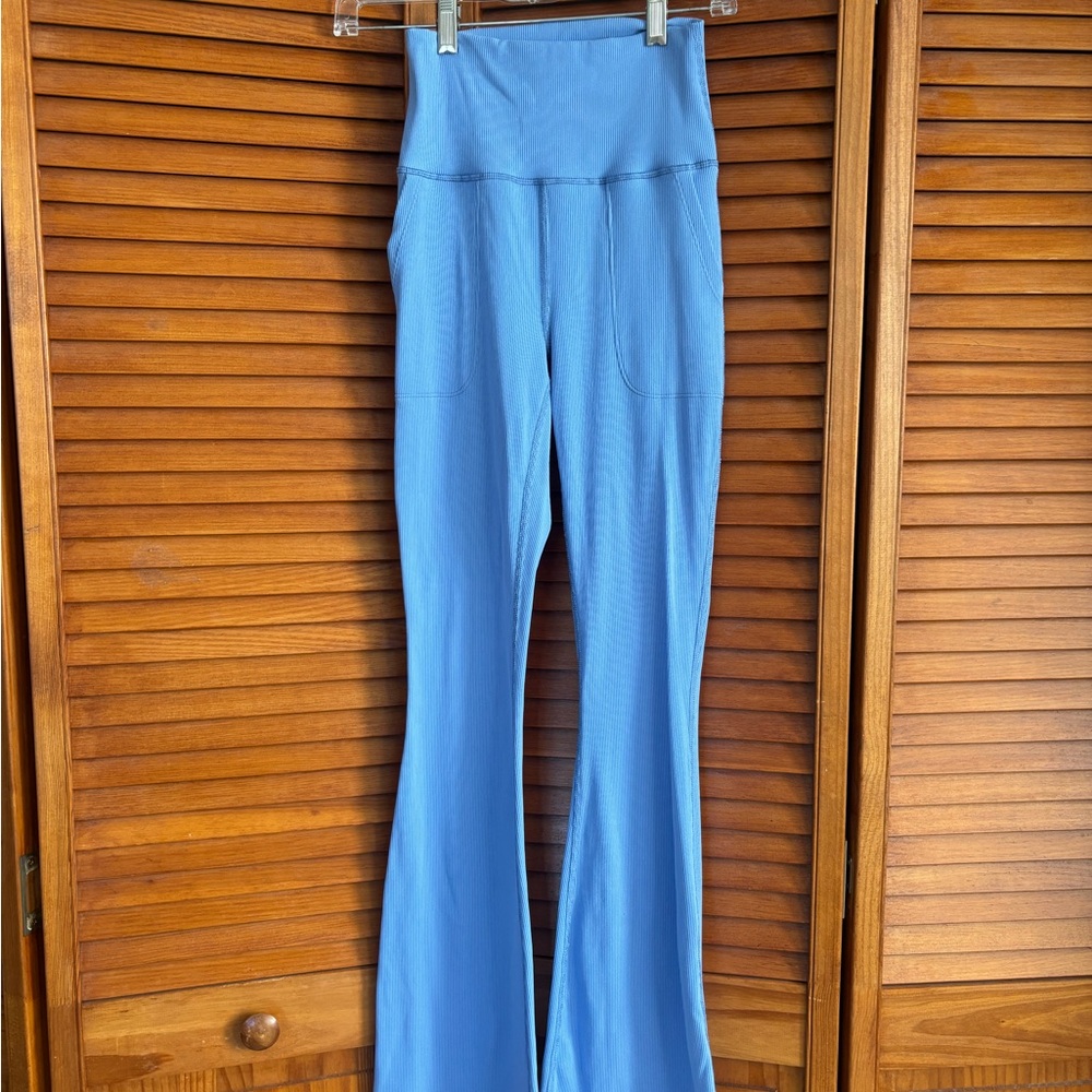 Aerie Women's Blue Ribbed High-Waisted Flares